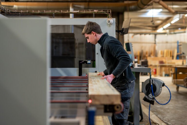 Gesbo-CNCSchrijnwerker-HR-03